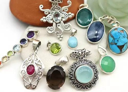 Les merveilles des pendentifs en pierre naturelle