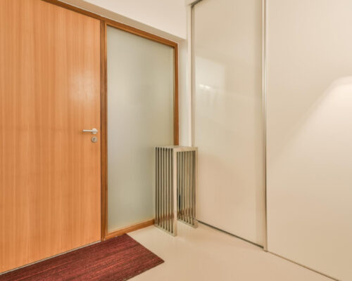 Intégrer une porte coupe-feu en bois dans votre intérieur sans sacrifier le style